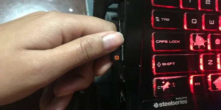 Is Your Wireless Mouse Not Working? Try These Fixes 10 Plug-the-USB-dongle