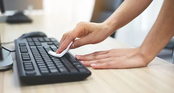 cleaning-the-keyboard