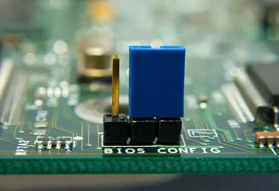 How to Fix “System Battery Voltage is Low”? 14 Reset-Using-the-Jumper