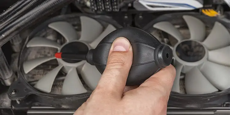 How to Fix Screen Flickering When Moving Mouse 10 clean-graphics-card-1