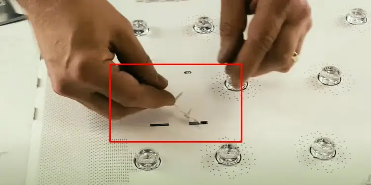 pegs-for-white-deflector-sheets