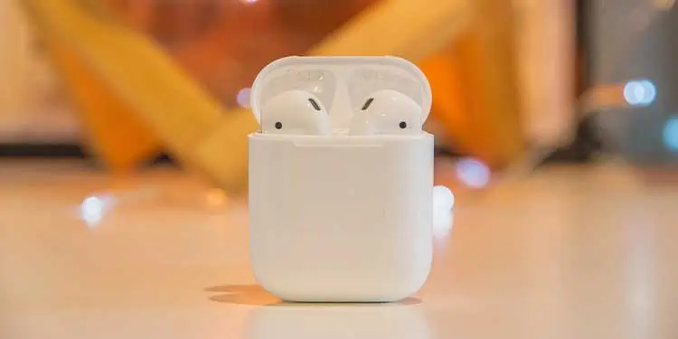 7 Reason Why One AirPod Die Faster Than the Other 6 AirPods-InCase