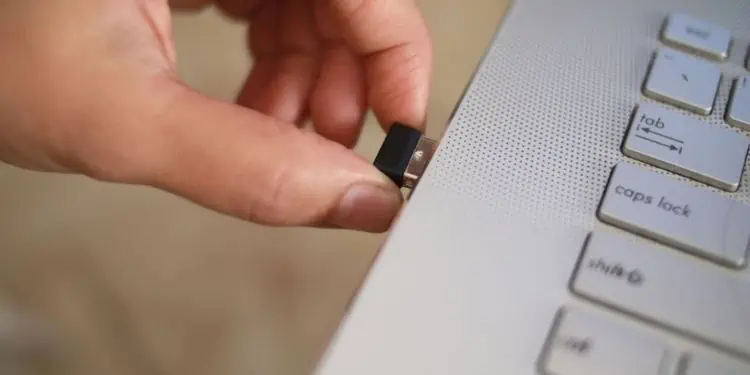 Corsair Keyboard Not Working? Here's How to Solve It 28 insert-usb-dongle