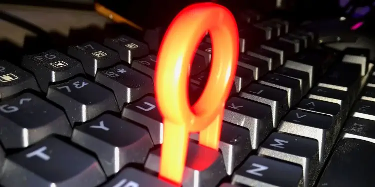 How to Take off Keyboard Keys (Beginner's Guide) 8 place-keycap-puller
