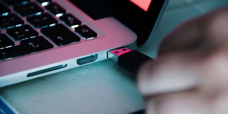 plug-in-keyboard-or-mouse