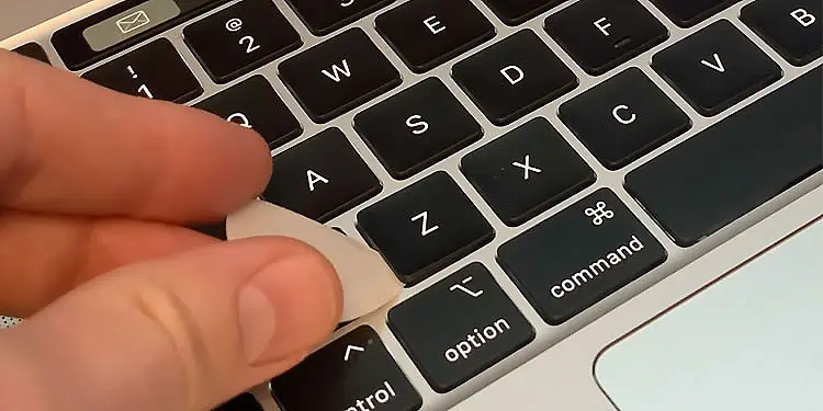 How to Remove and Clean Keys on Macbook 5 pry-out-the-keycaps-1