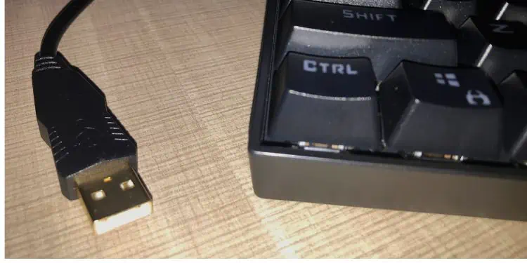 Corsair Keyboard Not Working? Here's How to Solve It 30 unplug-keyboard