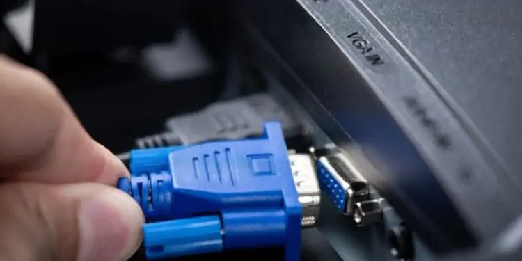 How to Use Two Computers With One Monitor? 12 vga-cable