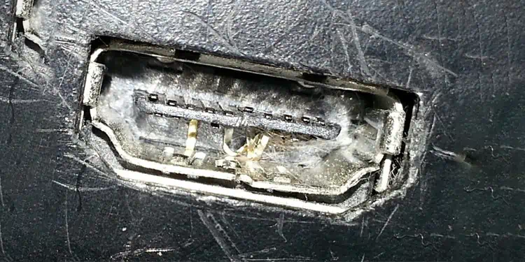 damaged-hdmi-port