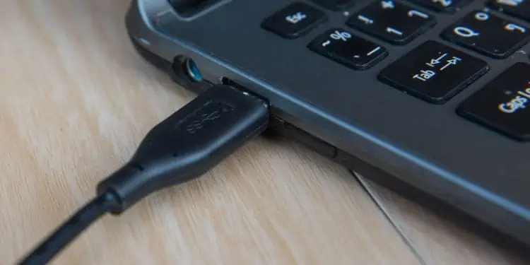 Corsair Keyboard Not Working? Here's How to Solve It 31 insert-usb-cable-back
