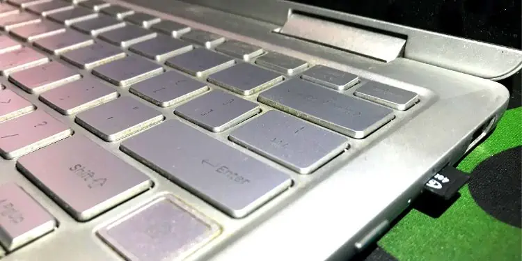 micro-sd-card-slot-laptop
