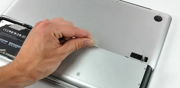 Apple Keyboard Not Working? Here’s How to Fix It 19 remove-mac-battery