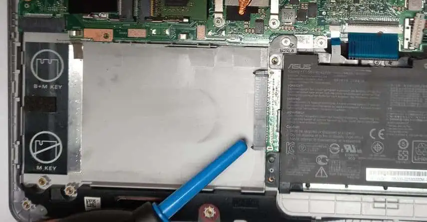 How to Fix "Hard Drive not Installed" Error on Laptop 18 blow-dust-from-ports-min