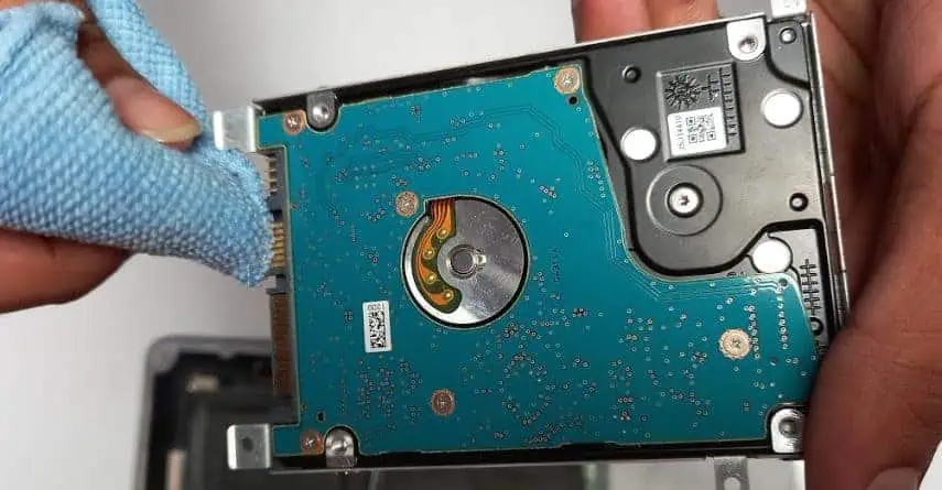 How to Fix "Hard Drive not Installed" Error on Laptop 20 clean-hdd-pins-min