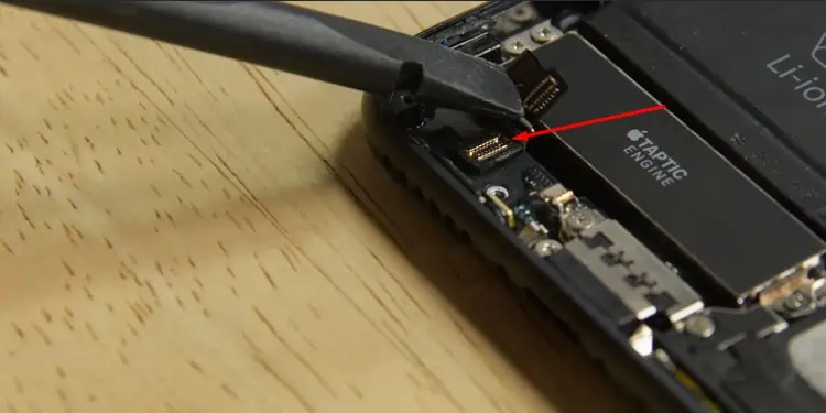 Disconnect-taptic-engine-connector-1
