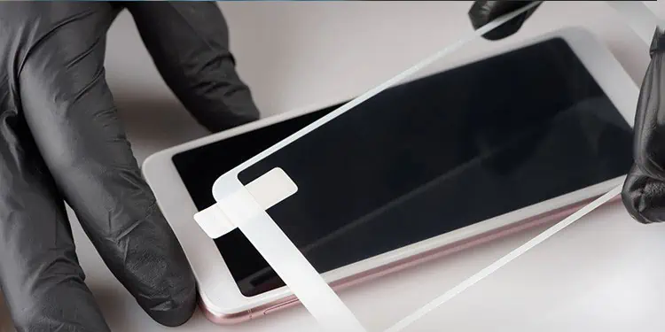 How to Fix Black Spot on iPhone Screen 8 Take-off-Phones-Screen-Protector