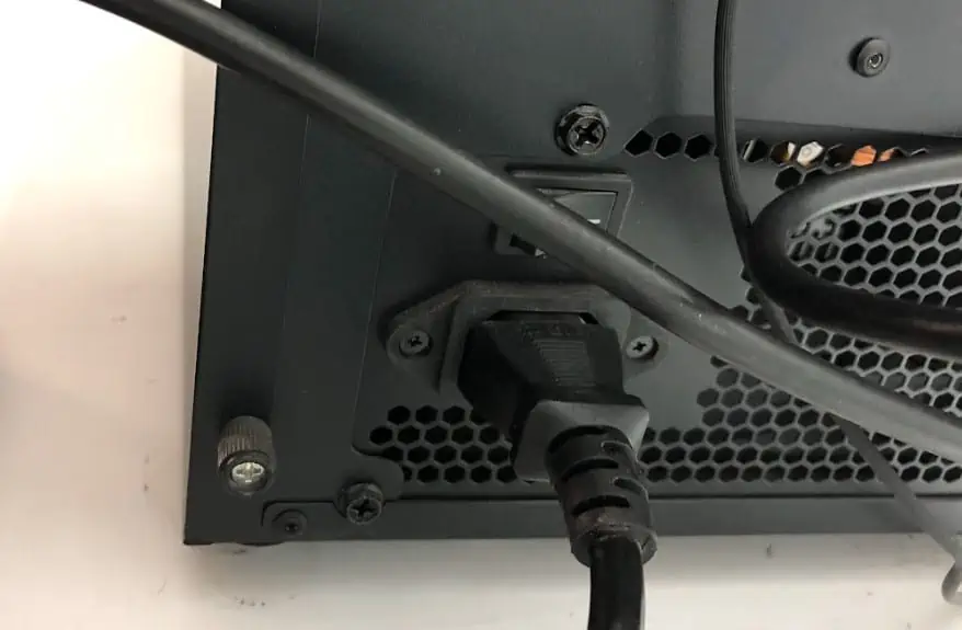 8 Ways to Fix : Default Boot Device Missing or Boot Failed 1 pc-power-cord