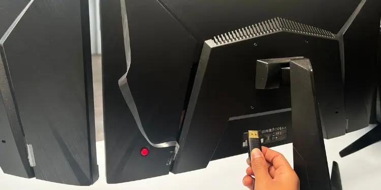 plug-in-dp-in-monitors-input-port