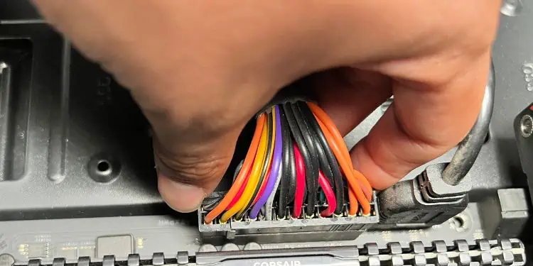 How to Connect GPU to PSU (Step-By-Step Guide) 7 24-pin-power-connector-to-motherboard