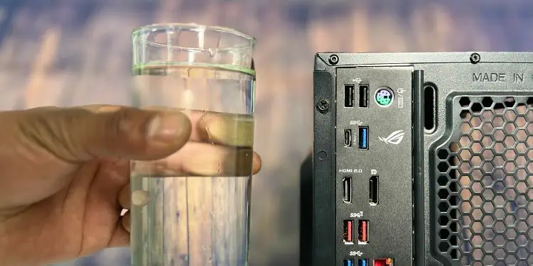How to Clean USB Port on PC (Comprehensive Guide) 8 avoid-water