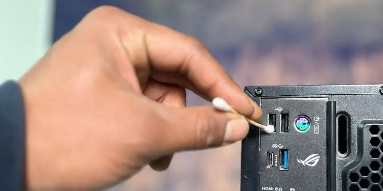 How to Clean USB Port on PC (Comprehensive Guide) 20 clean-usb-port-using-a-cotton-bud