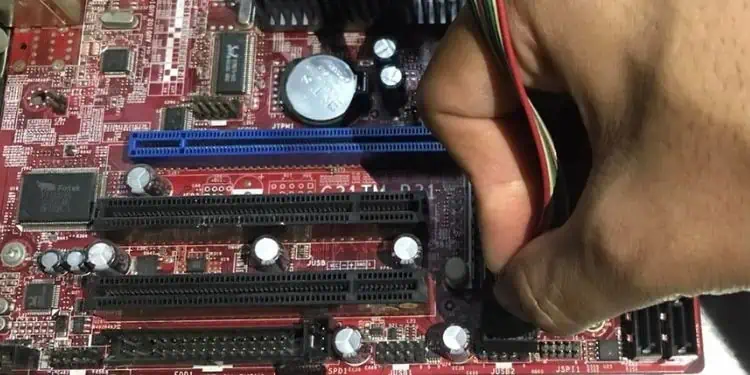 inserting-jack-into-usb-header-