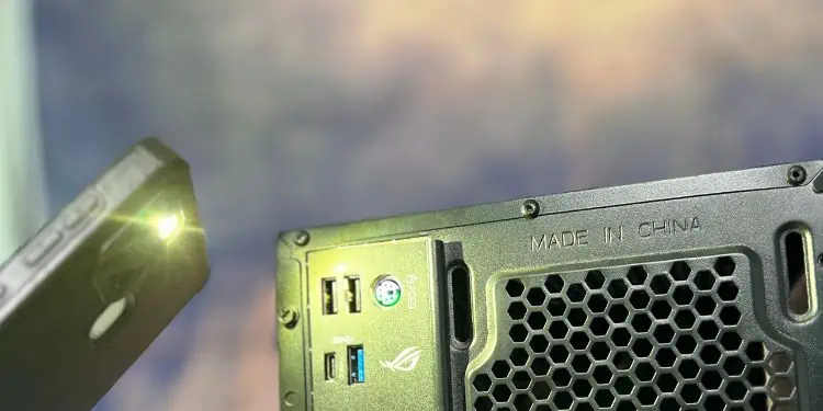 How to Clean USB Port on PC (Comprehensive Guide) 15 inspect-usb-ports