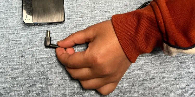 remove-power-cable-from-usb-hub