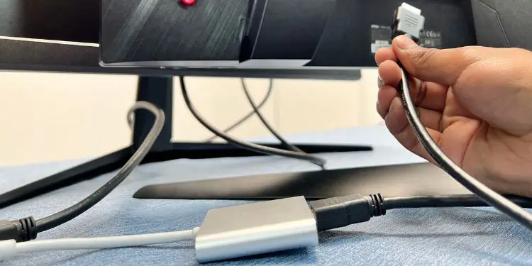 How to Connect Two Monitors to a Laptop (in 5 Steps) 9 secondary-monitor-connection