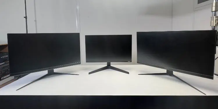 set-up-triple-monitors