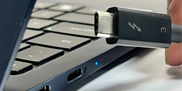 thunderbolt-3-cable-and-port