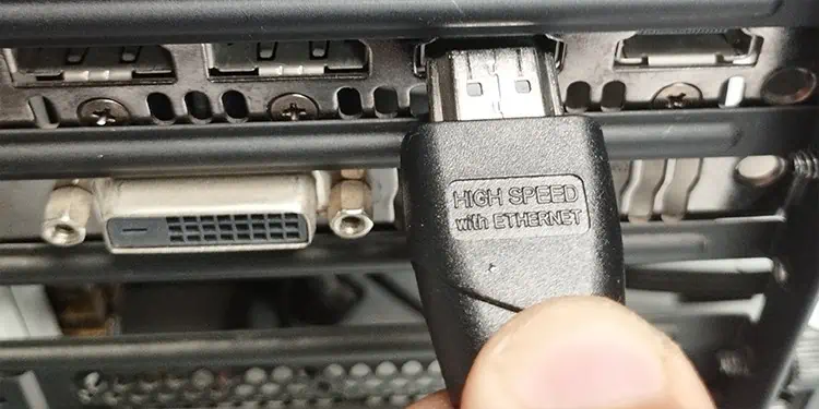 7 Ways to Fix Black Lines on Monitor 1 Connecting-hdmi-to-the-computer