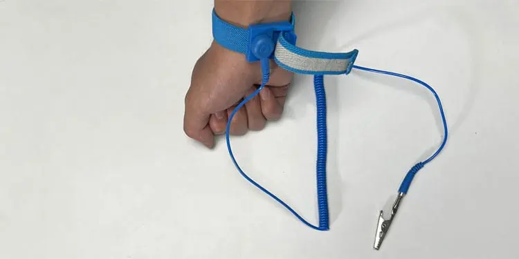 How to Ground a Laptop to Avoid Electric Shock? 4 Proven Ways 6 anti-static-wrist-band-hand-1