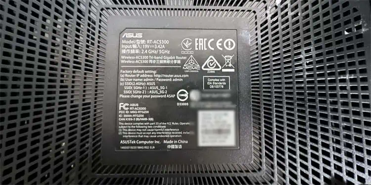 ASUS Router Not Working? Here's How to Fix It 3 asus-router-back-sticker