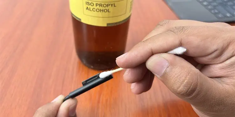 Surface Not Charging? 7 Ways to Fix It 5 clean-surface-charger-pin-iso-propyl-alcohol-swab