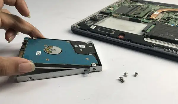 new-hdd-into-the-caddy