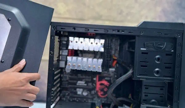 14 Ways to Fix Windows Boot Loop 59 pc-case-removal