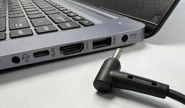 ASUS Keyboard Light When Not Working? Try These 10 Fixes 10 remove-dc-adapter-from-laptop