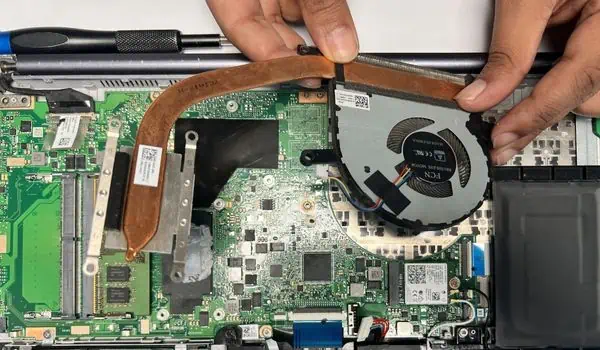 ASUS Laptop Won't Turn On? Try These 8 Fixes 20 remove-laptop-heatsink-and-fan