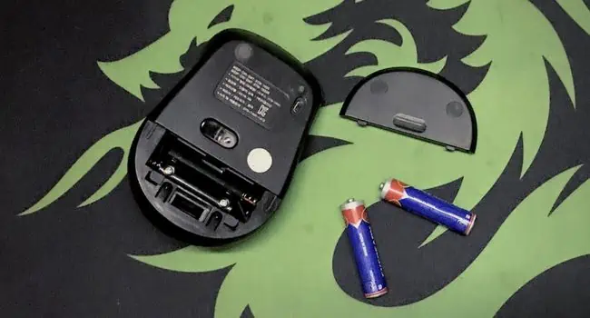 Why is My Mouse Not Working? 20 Ways to Fix It 3 replace-laptop-batteries