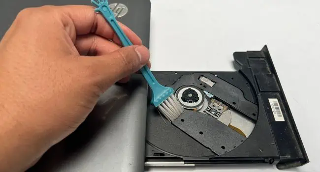 brush-clean-dvd-drive-surface