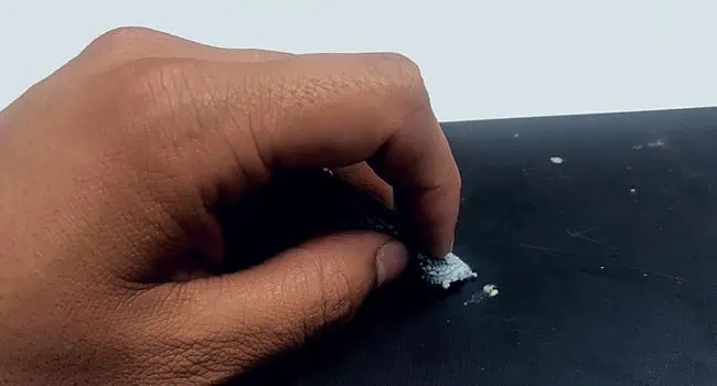 clean-stains-in-laptop-front-panel