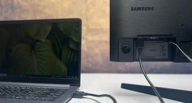How to Use Monitor Without PC? Detailed Guide 4 connect-hdmi-to-monitor