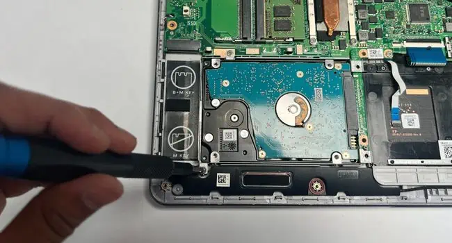 laptop-hdd-screw