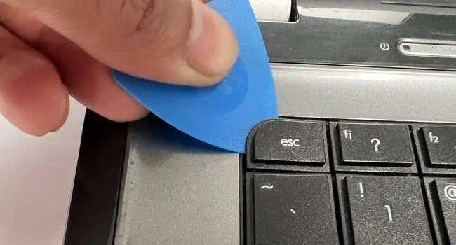 laptop-key-removal
