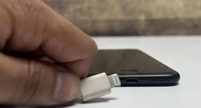 How to Use Monitor Without PC? Detailed Guide 45 lightning-to-iphone-port