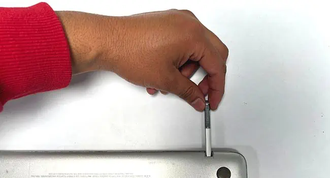pull-out-pen-from-laptop