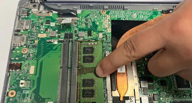 14 Ways to Fix Windows Boot Loop 71 reseat-ram-stick-laptop