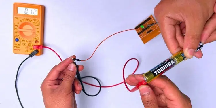 measuring-current-using-digital-multimeter
