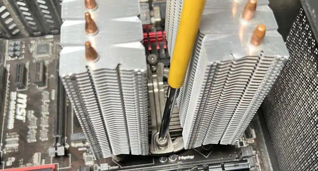 Fix: CPU Stuck to Cooler 1 untighten-the-spring-screws